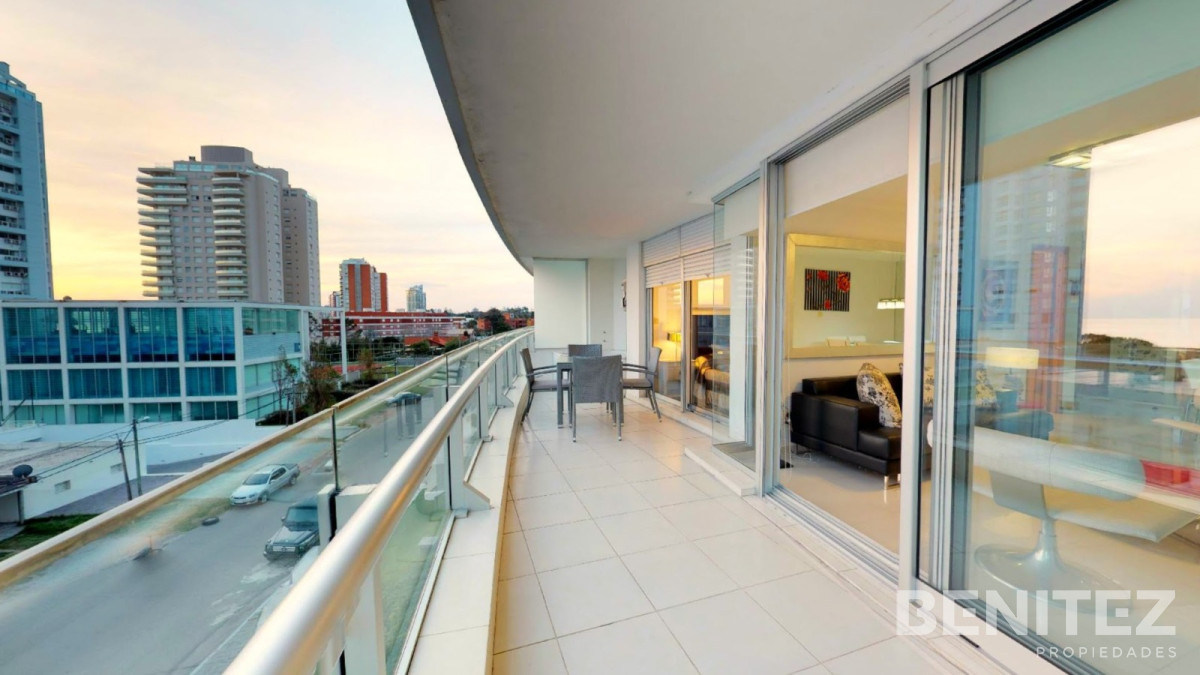 Apartamento ID.9240 - Apartamento en venta en Seasons Tower 2 dormitorios + dependencia.