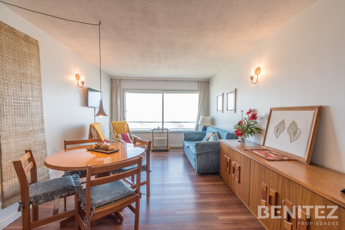 Apartamento ID.1429 - Vista al Puerto. Amplio apartamento de 1 dormitorio y medio.