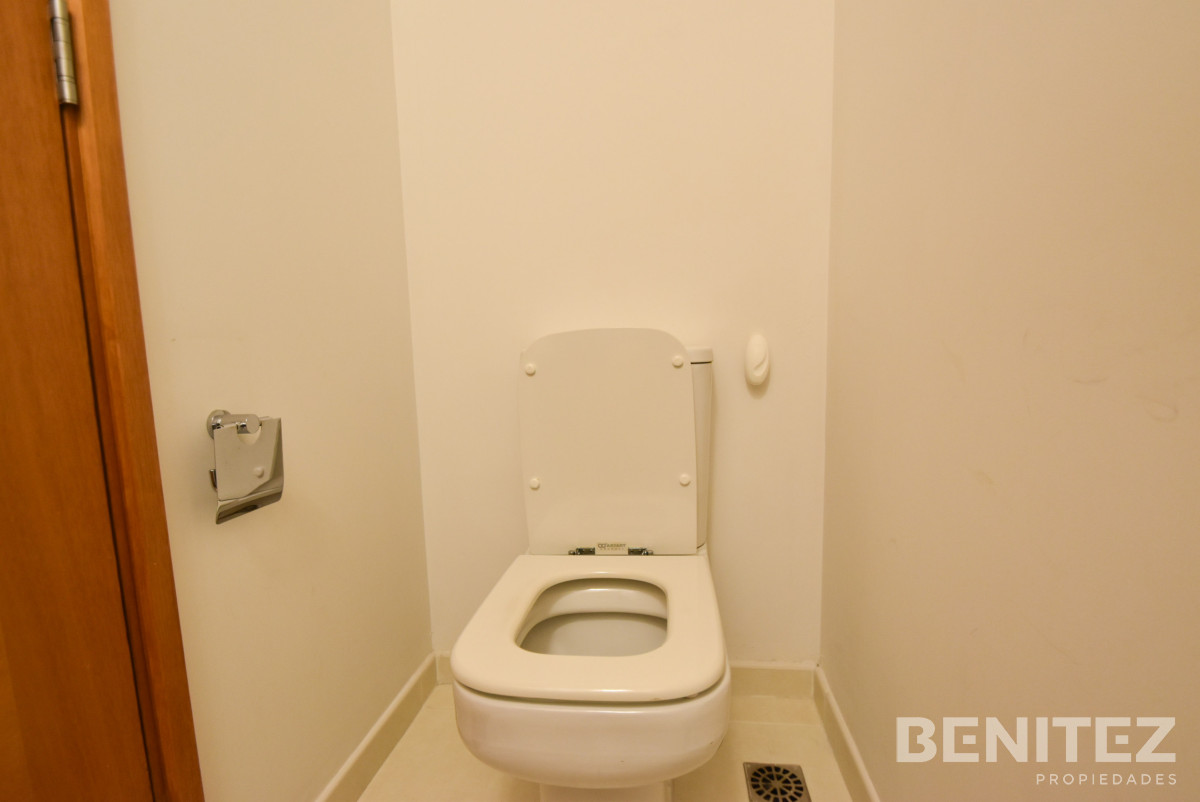 Apartamento ID.5998 - Seasons Tower piso alto! 2 dormitorios con espectacular vista. Playa Mansa