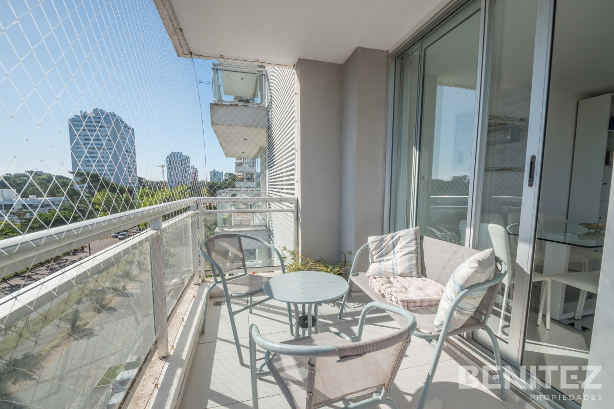 Apartamento ID.8385 - Bellagio Tower. Esquinero de 3 dormitorios. Equipado.