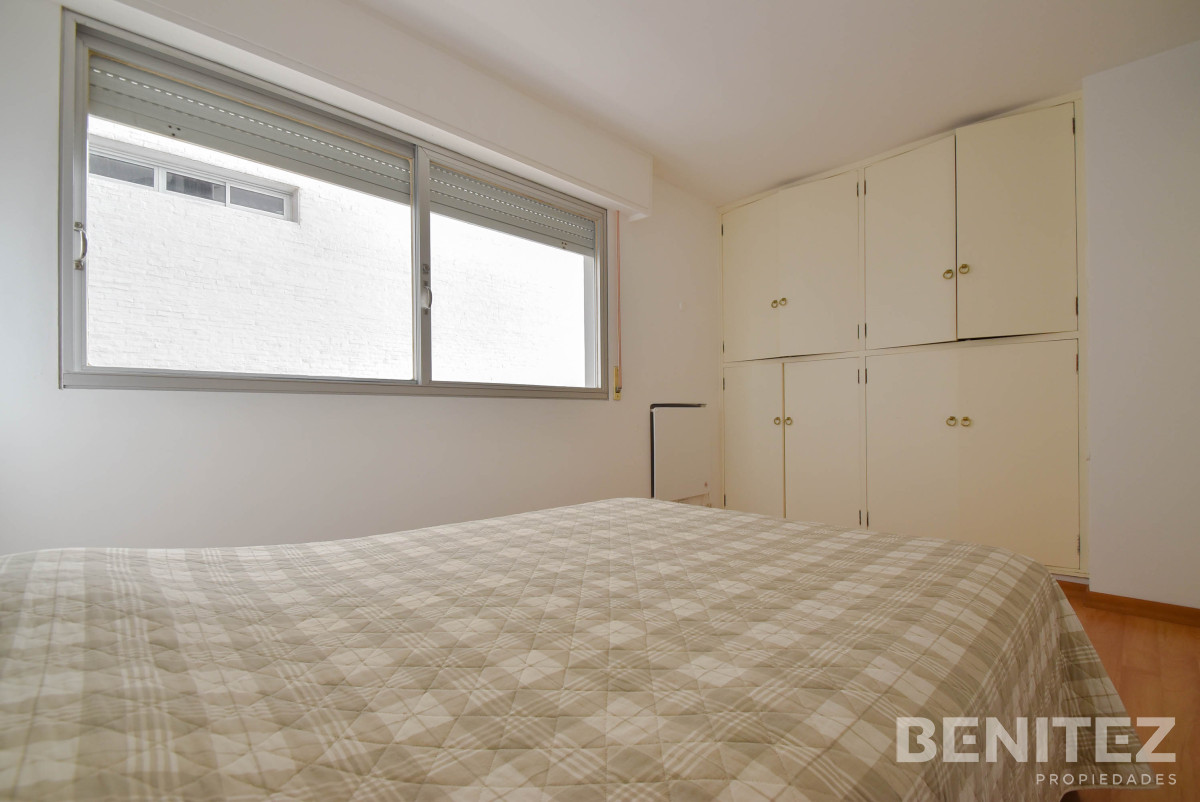 Apartamento ID.8210 - Primera fila al Puerto. Apartamento en venta de 4 dormitorios. Oportunidad!