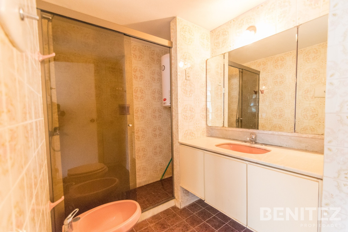 Apartamento ID.155 - Torre Libertador. Amplio apartamento de 1 dormitorio y medio. Frente a la Plaza.