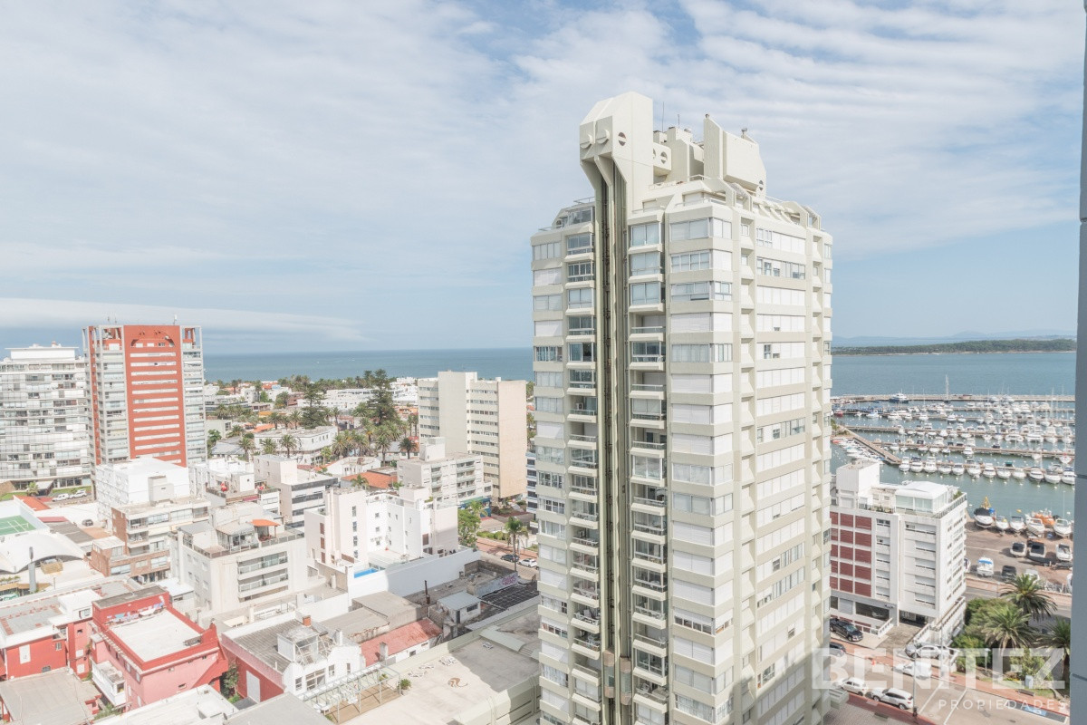 Apartamento ID.355 - Apartamento de 3 dormitorios. Excelente vista al Mar