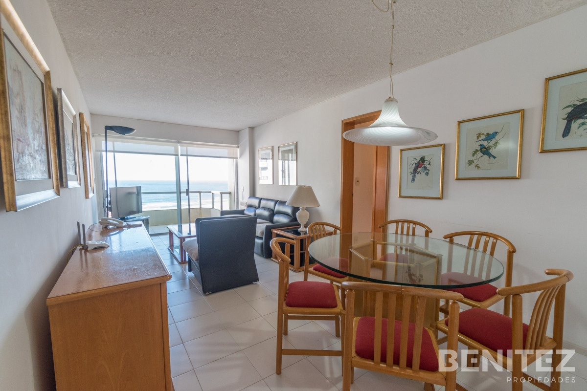 Apartamento ID.9510 - Apartamento en venta de 2 dormitorios + 2 baños y dependencia de servicio.