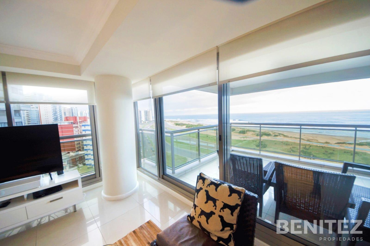 Apartamento ID.9484 - Espectacular Esquinero en Piso Alto en Imperiale