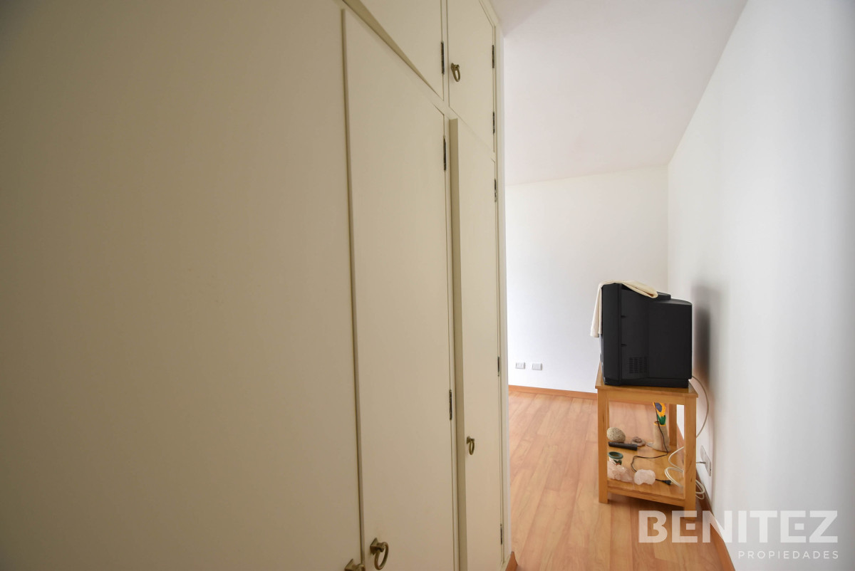 Apartamento ID.8210 - Primera fila al Puerto. Apartamento en venta de 4 dormitorios. Oportunidad!