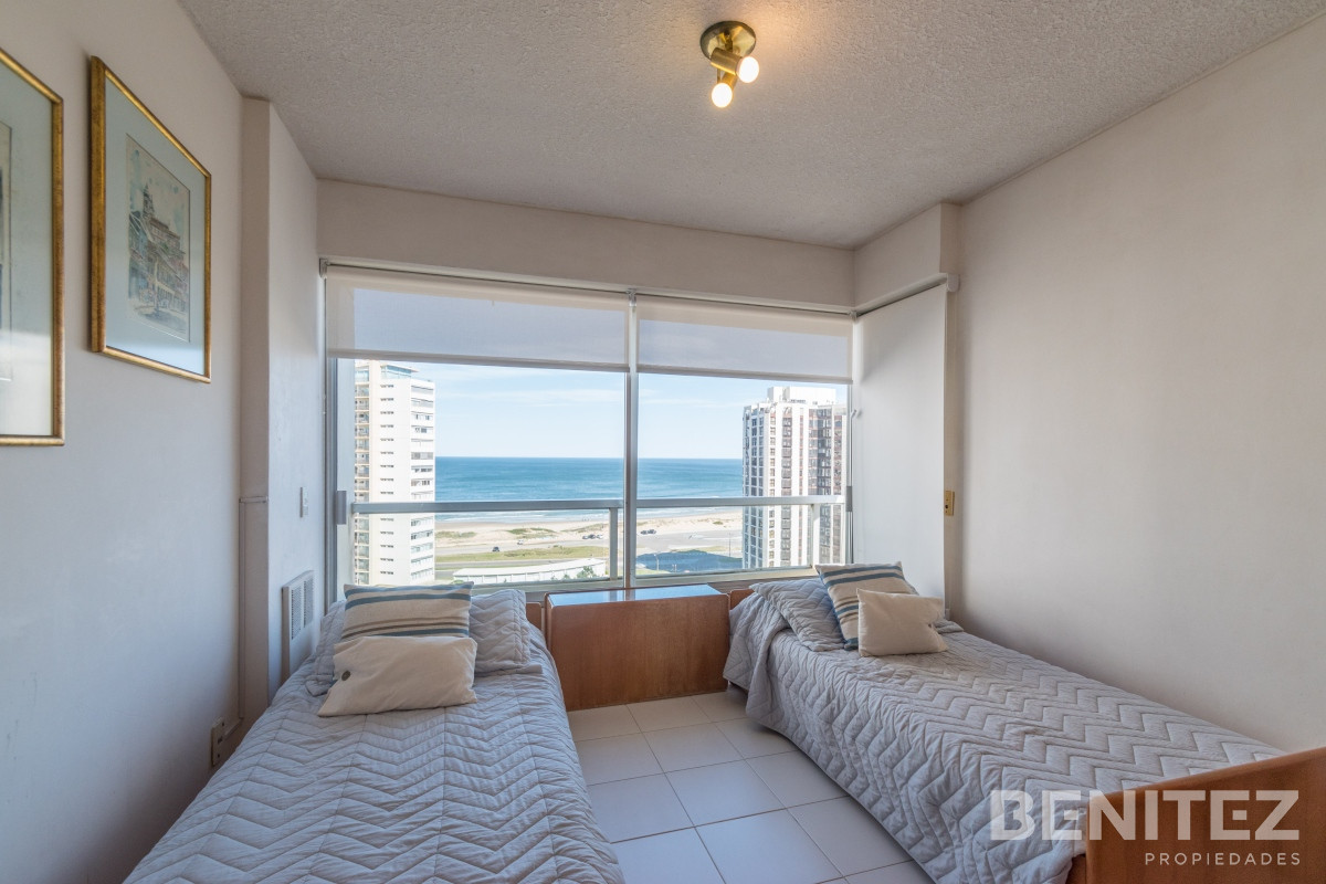 Apartamento ID.9510 - Apartamento en venta de 2 dormitorios + 2 baños y dependencia de servicio.