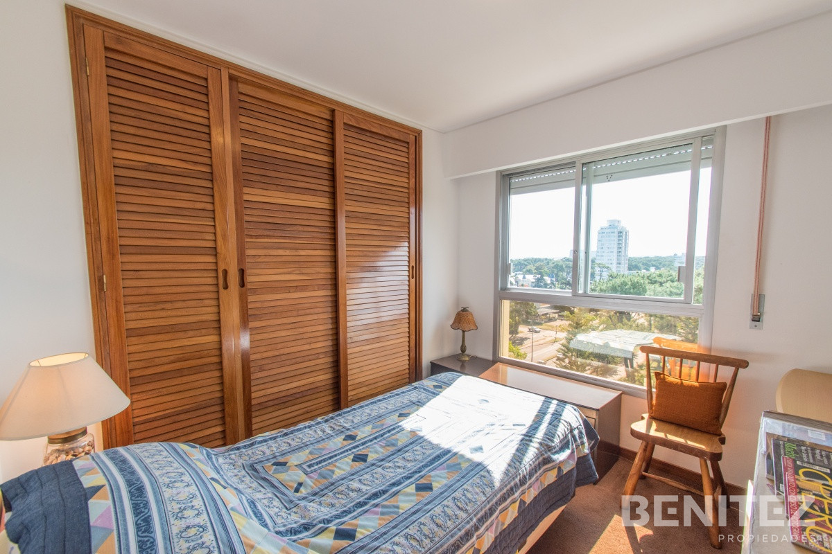 Apartamento ID.9106 - Oportunidad Frente a Punta Shopping. Excelente orientación al Mar!