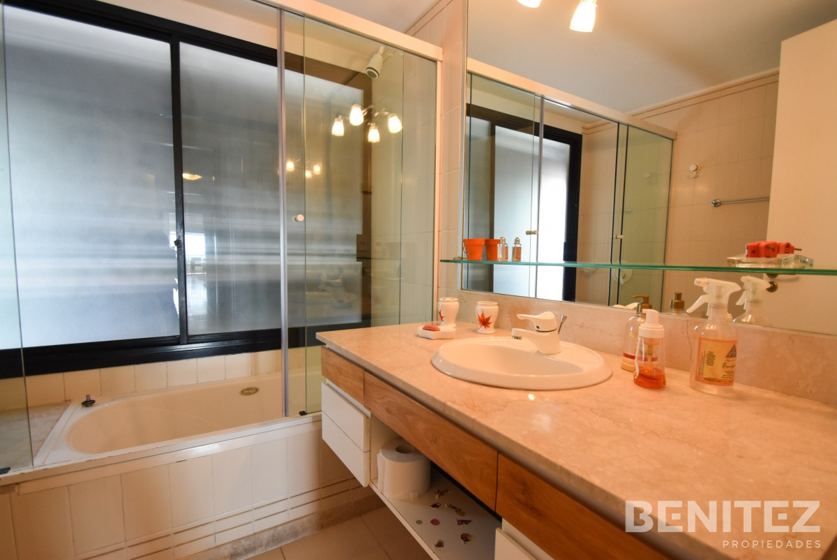 Apartamento ID.8634 - Portofino. Apartamento primera fila al Puerto