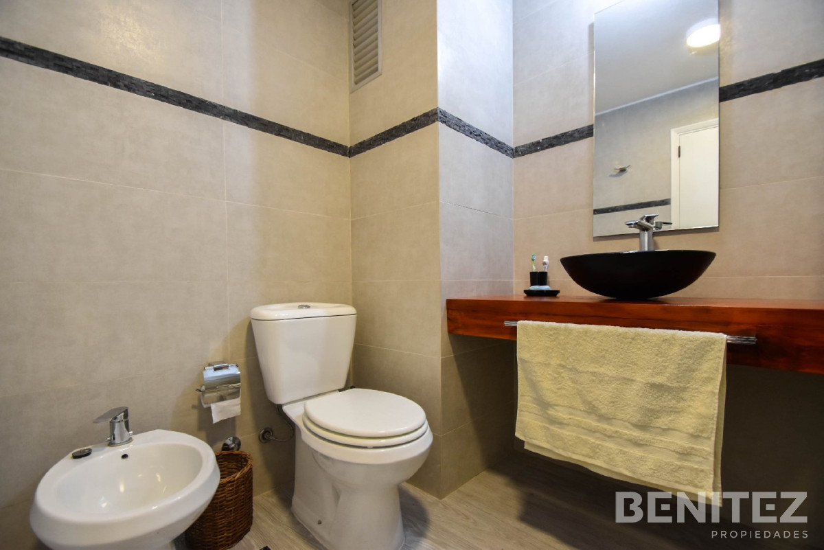 Apartamento ID.7972 - Excelente apartamento en venta de 3 dormitorios reciclado - Vista Puerto, reciclado. Punta del Este