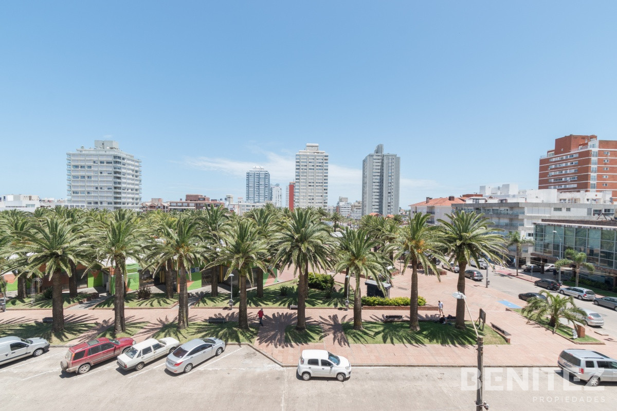 Apartamento ID.6128 - Torre Libertador. Esquinero de 3 dormitorios reciclado.