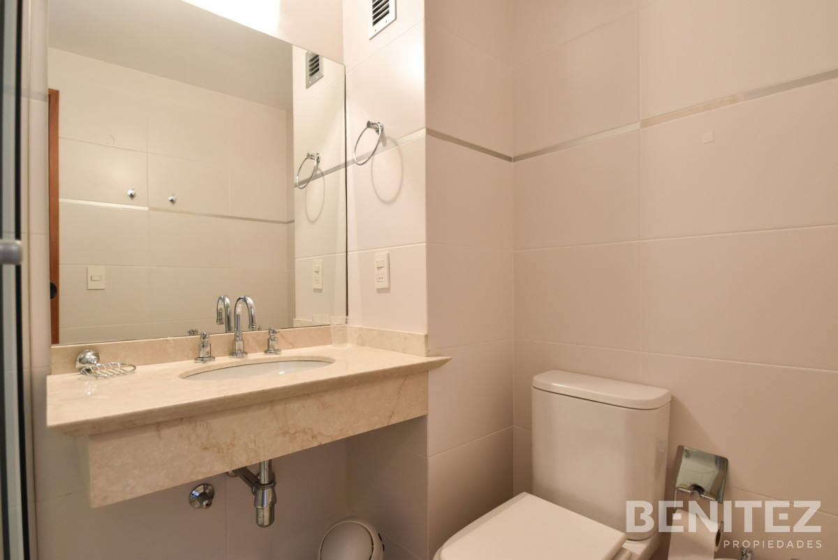 Apartamento ID.5998 - Seasons Tower piso alto! 2 dormitorios con espectacular vista. Playa Mansa