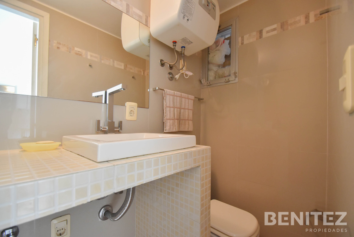 Apartamento ID.8210 - Primera fila al Puerto. Apartamento en venta de 4 dormitorios. Oportunidad!