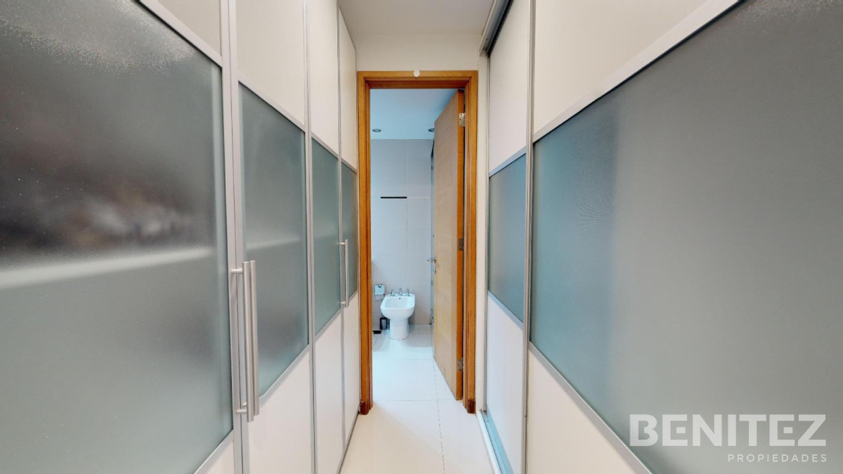 Apartamento ID.9240 - Apartamento en venta en Seasons Tower 2 dormitorios + dependencia.