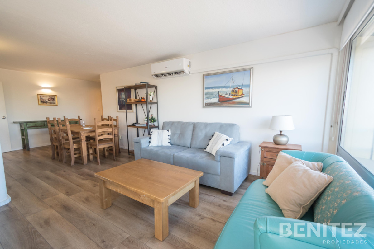 Apartamento ID.575 - Imperdible! Apartamento esquinero de 3 dormitorios. Reciclado.