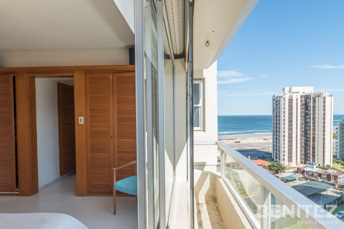 Apartamento ID.9510 - Apartamento en venta de 2 dormitorios + 2 baños y dependencia de servicio.