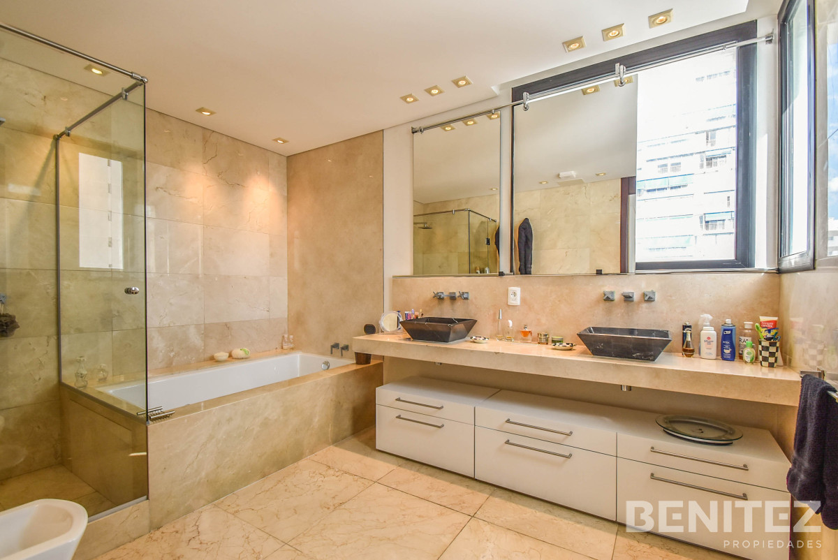 Apartamento ID.8465 - Le Bleu. Pent-House. Frente al Puerto con el diseño de Carlos Ott.