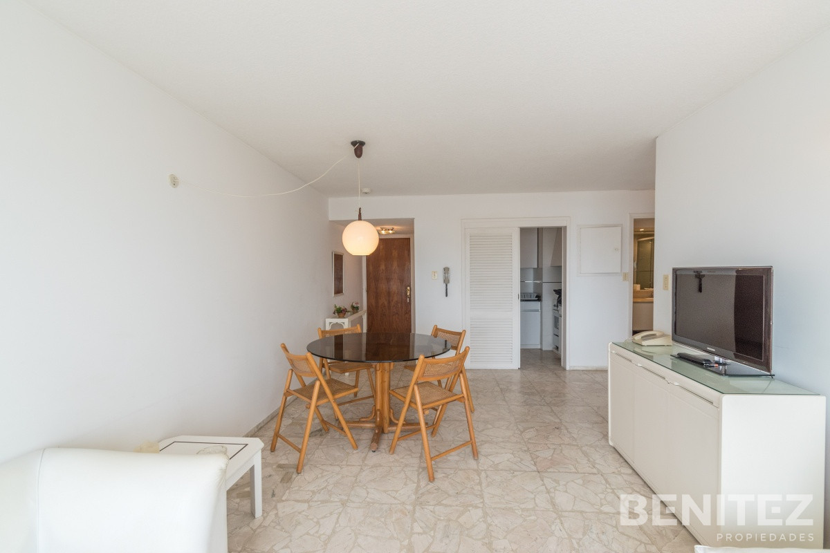 Apartamento ID.405 - Vista al Puerto! Amplio apartamento de 1 dormitorio y medio. 