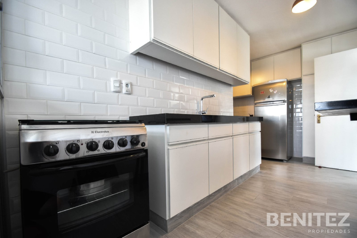 Apartamento ID.7972 - Excelente apartamento en venta de 3 dormitorios reciclado - Vista Puerto, reciclado. Punta del Este