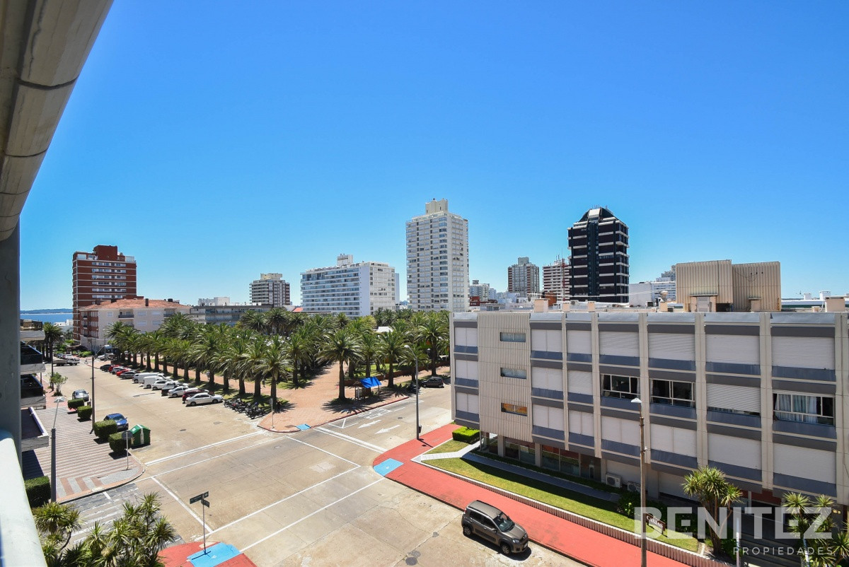 Apartamento ID.8253 - Torre en Península con piscina. Apartamento en venta de 1 dormitorio al frente.