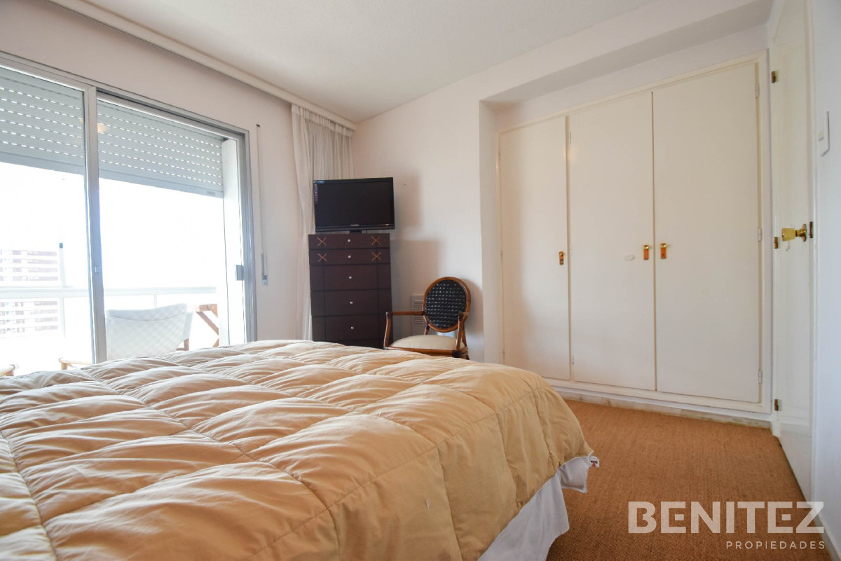 Apartamento ID.272 - Zona Peninsula. Torre con servicios. 2 dormitorios esquinero. 