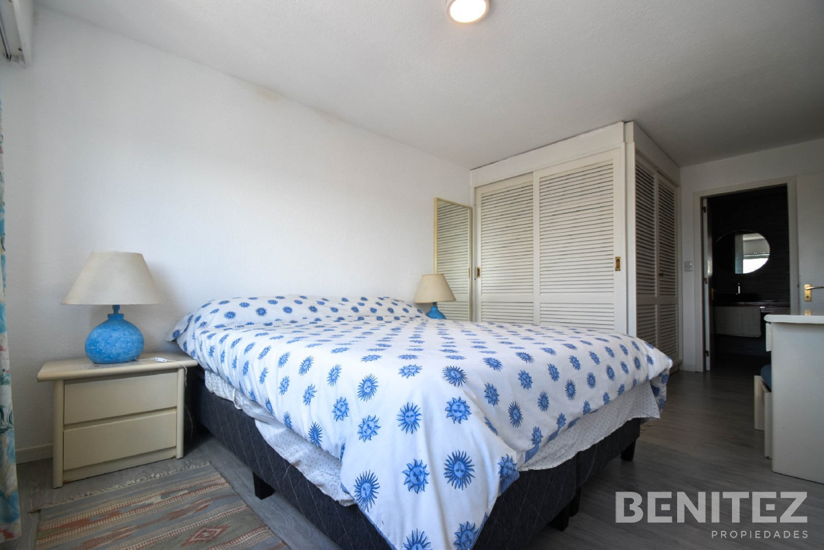 Apartamento ID.7972 - Excelente apartamento en venta de 3 dormitorios reciclado - Vista Puerto, reciclado. Punta del Este