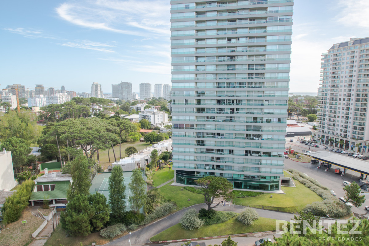 Apartamento ID.9700 - Tressesenta. Excelente apartamento de 2 dormitorios con enorme balcón.