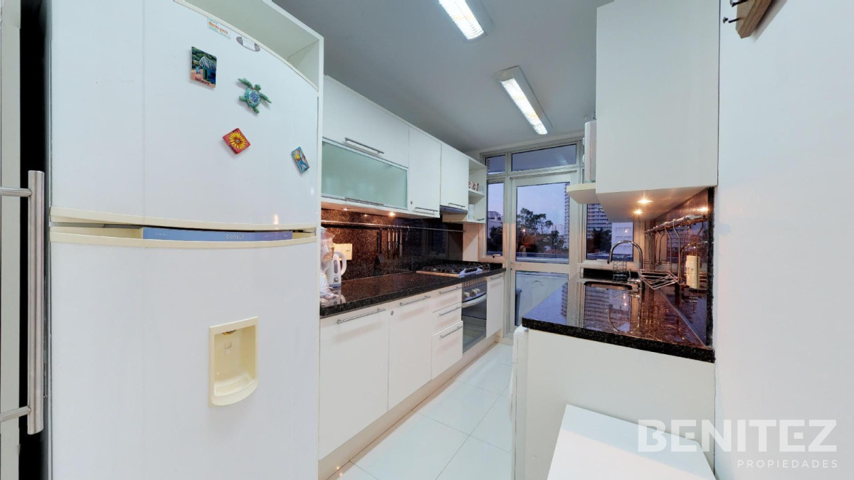 Apartamento ID.9240 - Apartamento en venta en Seasons Tower 2 dormitorios + dependencia.