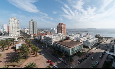 Vista al Puerto. Amplio apartamento de 1 dormitorio y medio.