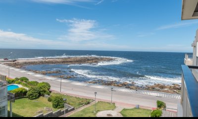 Sobre el Mar! Excelente ubicación en la Península a metros de playa El Emir.