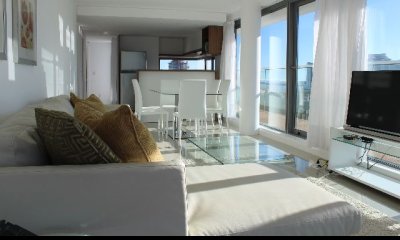 Moderno apartamento en venta de 2 dormitorios + 2 baños .  Piso alto super luminoso