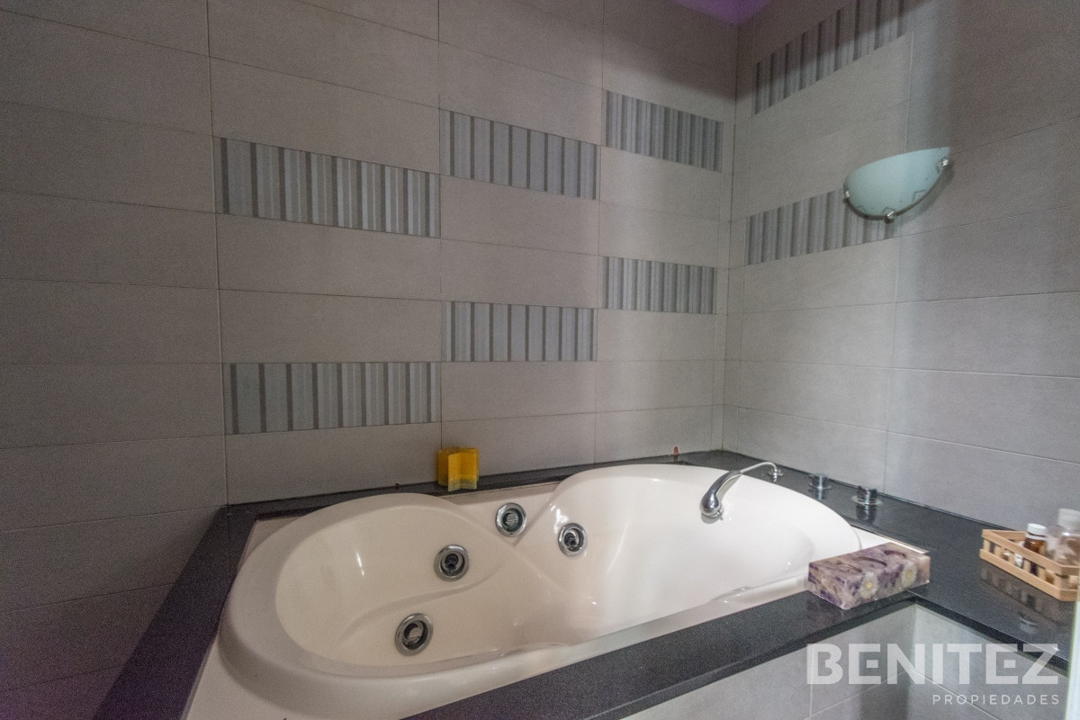 Casa ID.9417 - CASA DE 4 DORMITORIOS EN VENTA