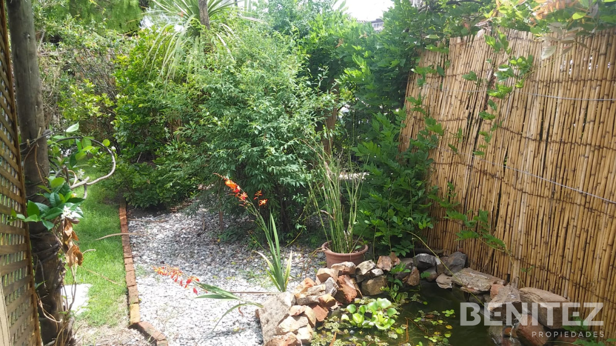 Casa ID.8250 - Playa Mansa. A 200 metros del Mar. Casa de 3 dormitorios.