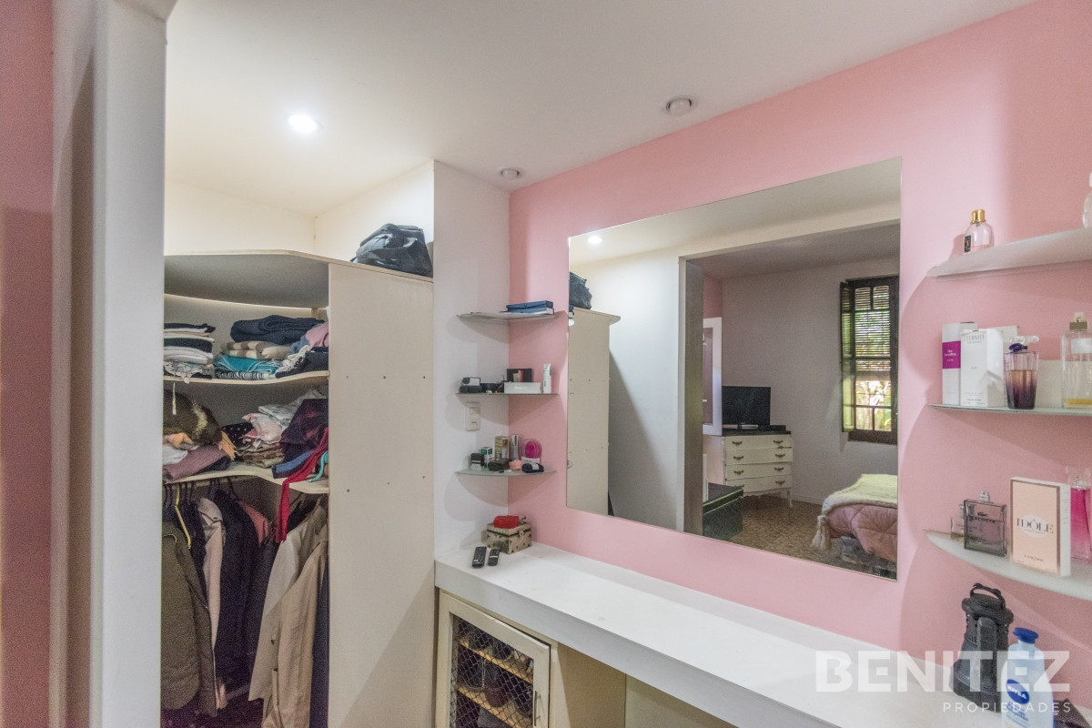 Casa ID.9417 - CASA DE 4 DORMITORIOS EN VENTA