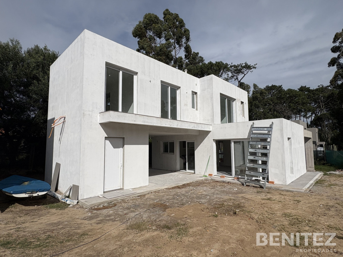 Casa ID.9427 - Santa Barbara. Modernas casas a estrenar en Parque Burnett