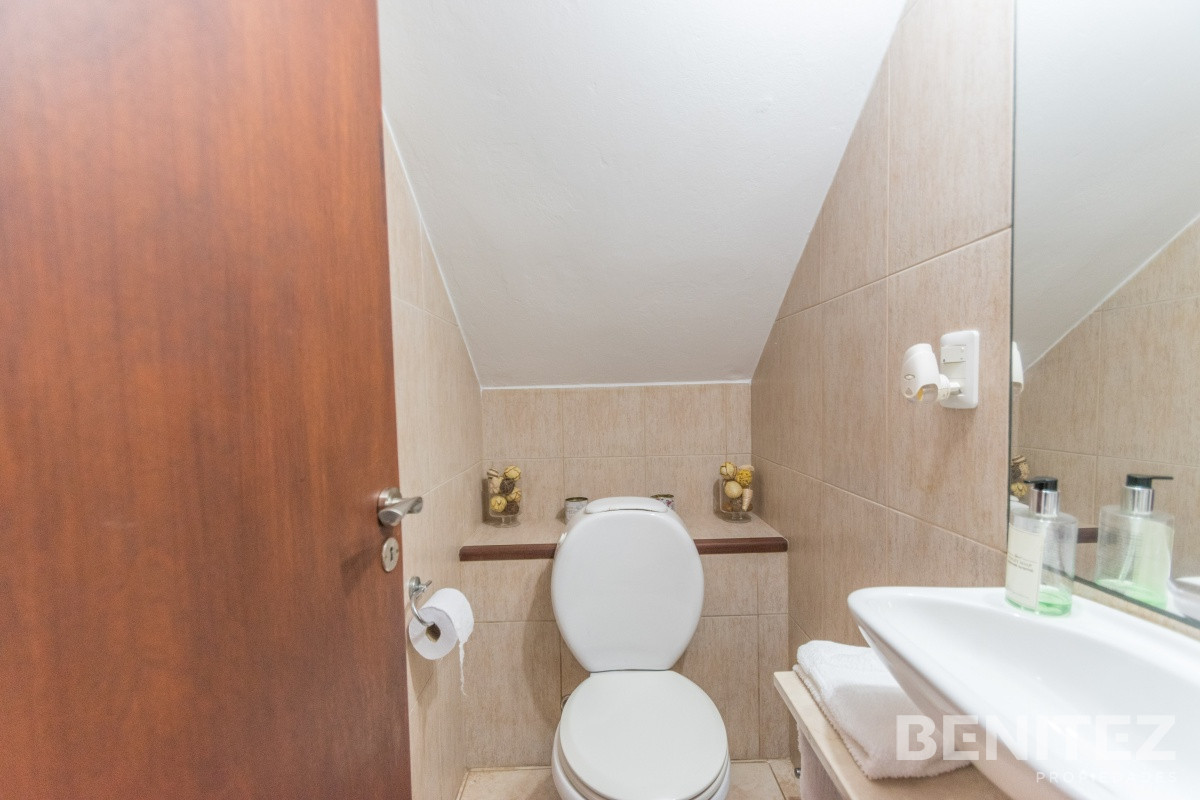 Casa ID.9179 - Casa en Rincon del Indio. Diseño minimalista. Super funcional.