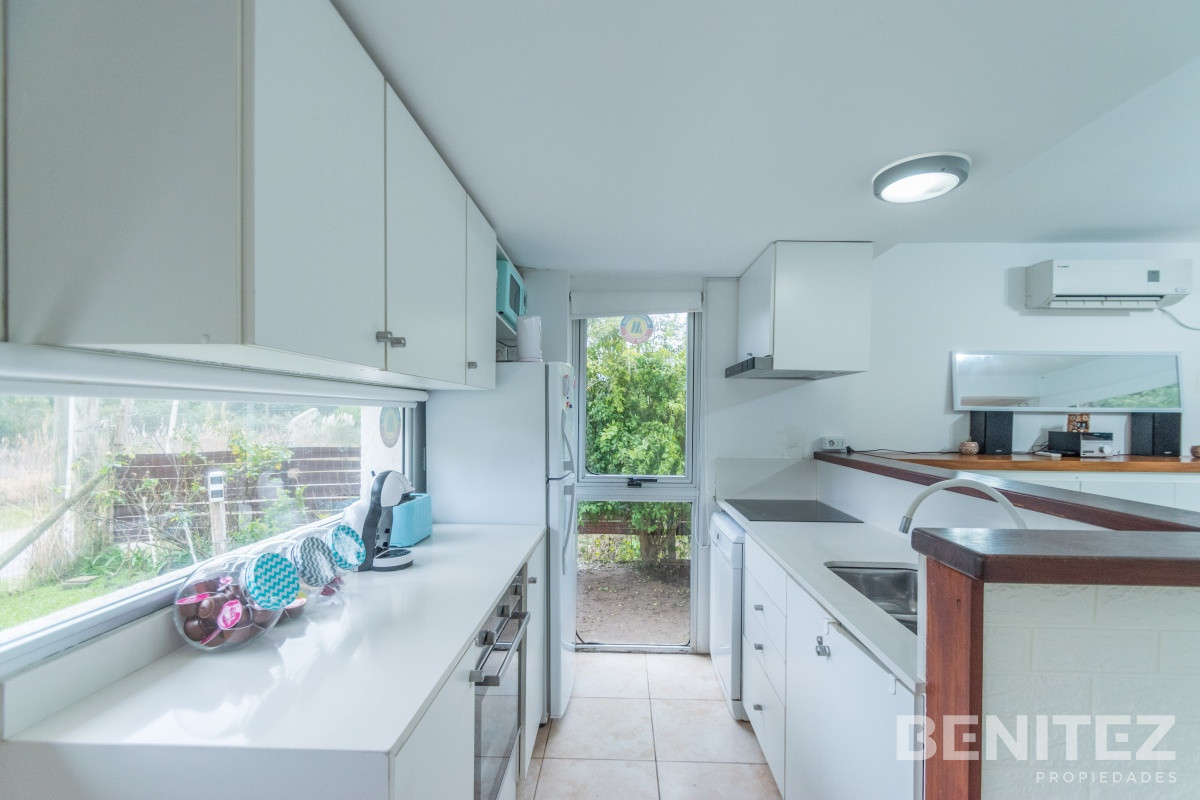 Casa ID.9179 - Casa en Rincon del Indio. Diseño minimalista. Super funcional.