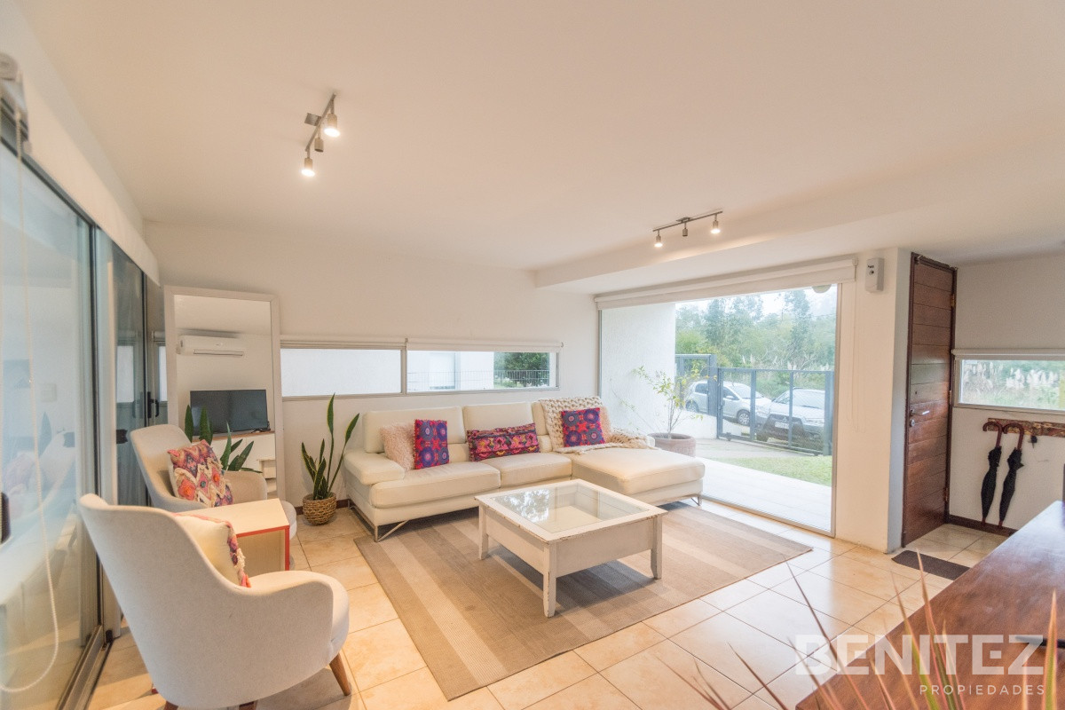 Casa ID.9179 - Casa en Rincon del Indio. Diseño minimalista. Super funcional.