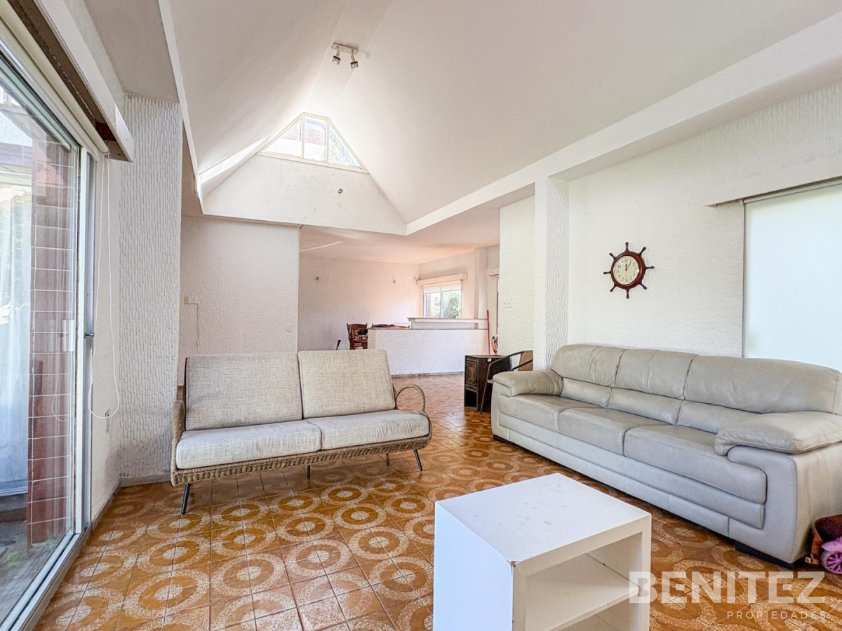 Casa ID.9713 - Playa Brava a 350 metros del Mar. Casa de 4 dormitorios.