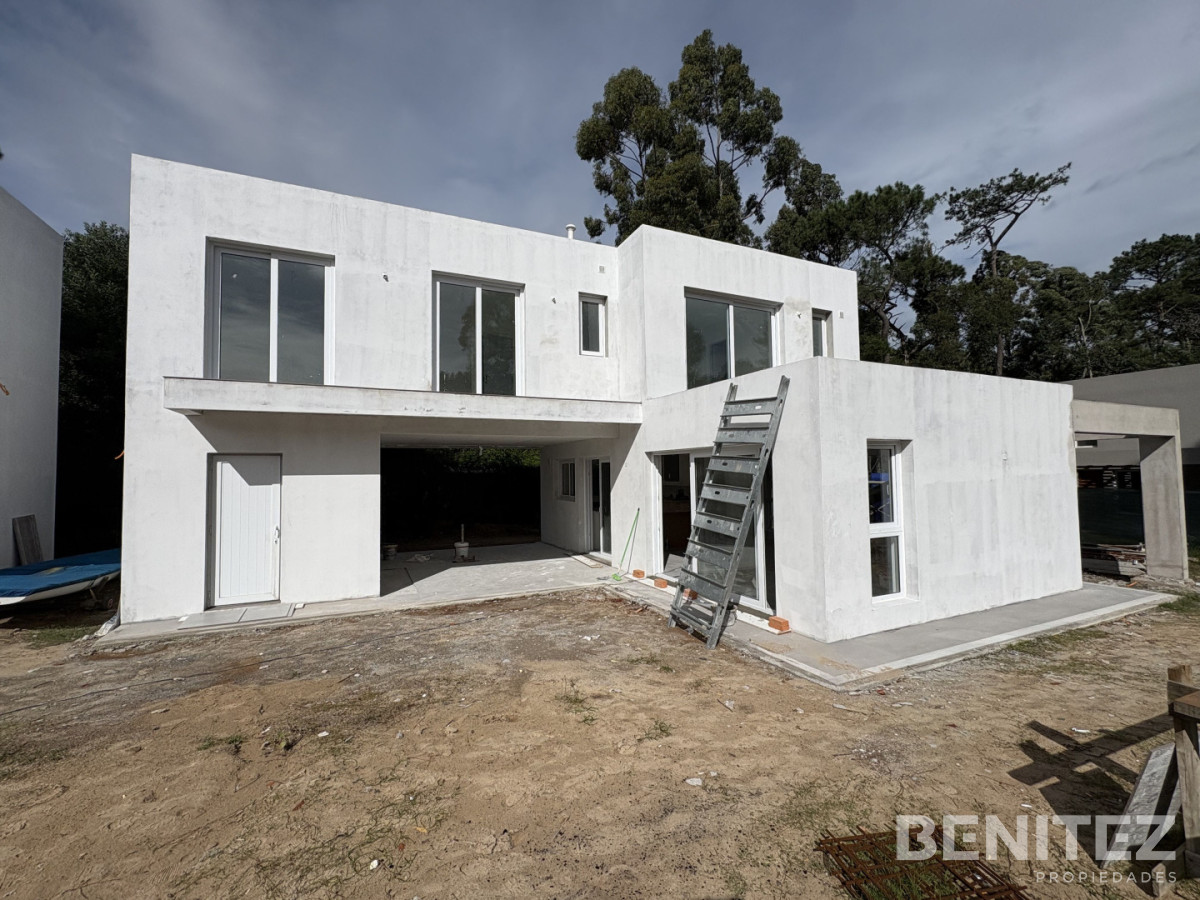Casa ID.9427 - Santa Barbara. Modernas casas a estrenar en Parque Burnett