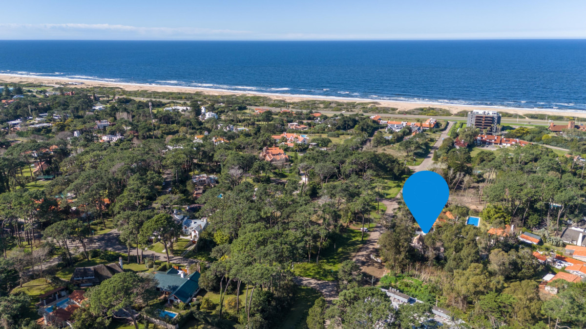 Playa Brava a 350 metros del Mar. Casa de 4 dormitorios.