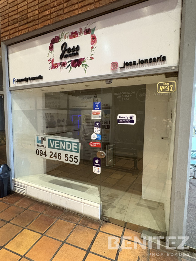Local Comercial ID.9500 - Paseo Real. Local en galeria del centro de Maldonado.