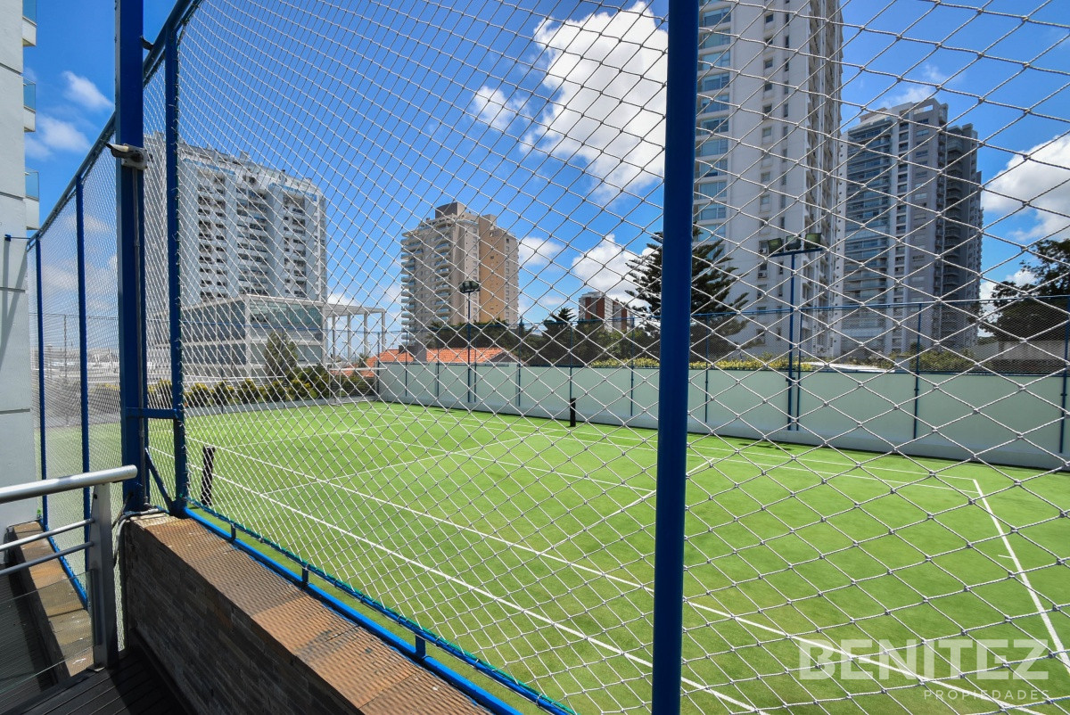 Apartamento ID.5998 - Seasons Tower piso alto! 2 dormitorios con espectacular vista. Playa Mansa