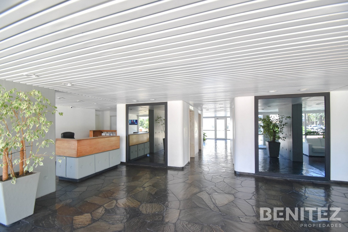 Apartamento ID.8253 - Torre en Península con piscina. Apartamento en venta de 1 dormitorio al frente.