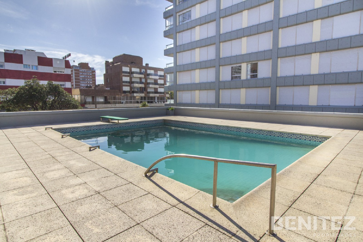 Apartamento ID.8253 - Torre en Península con piscina. Apartamento en venta de 1 dormitorio al frente.