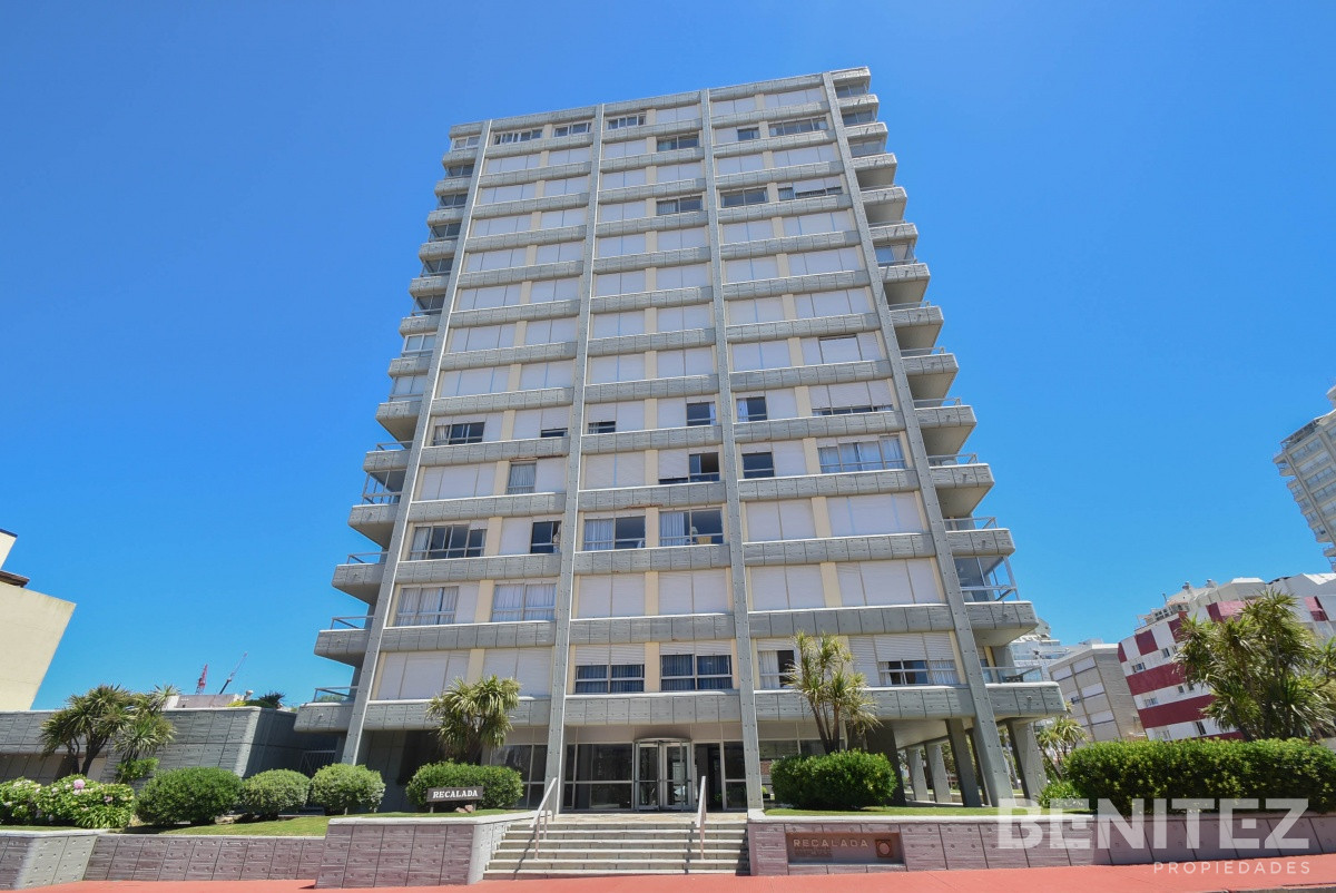 Apartamento ID.8253 - Torre en Península con piscina. Apartamento en venta de 1 dormitorio al frente.