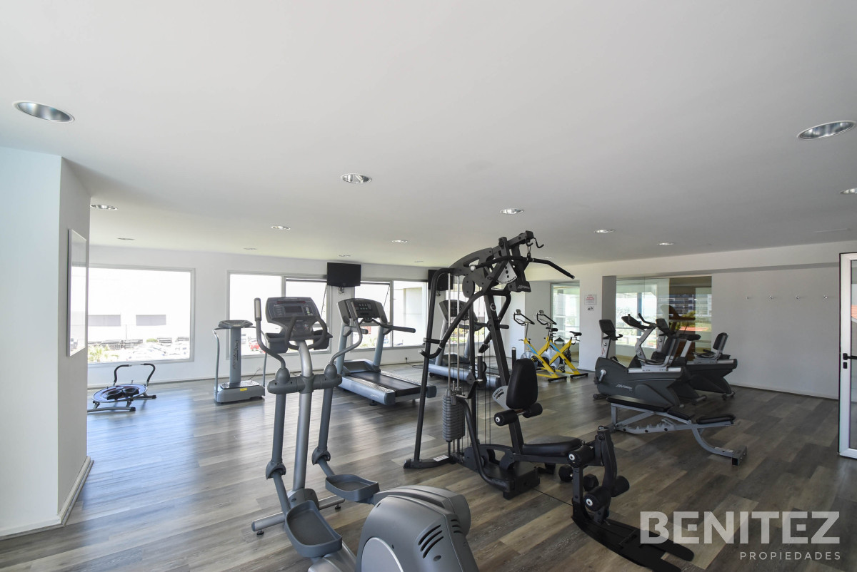 Apartamento ID.5998 - Seasons Tower piso alto! 2 dormitorios con espectacular vista. Playa Mansa