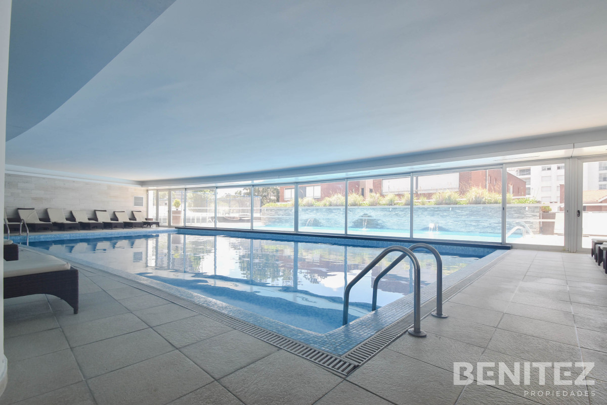 Apartamento ID.5998 - Seasons Tower piso alto! 2 dormitorios con espectacular vista. Playa Mansa