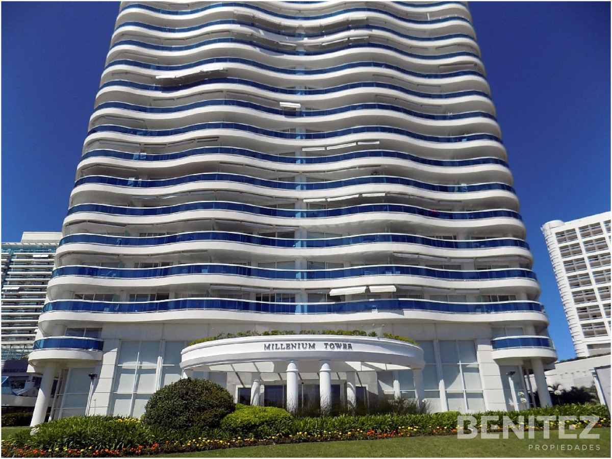 Apartamento ID.9580 - Millenium. Esquinero a la Peninsula. Playa Mansa.