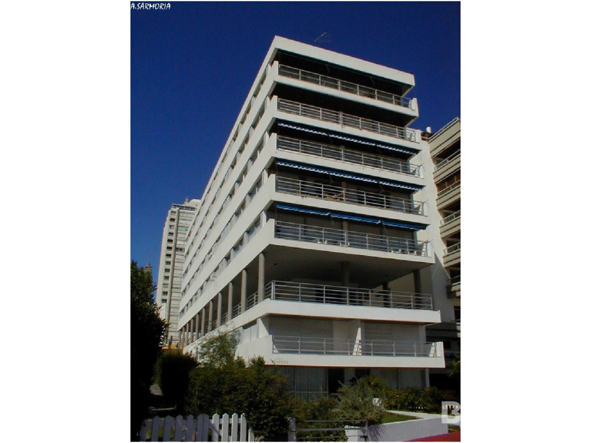 Apartamento ID.8210 - Primera fila al Puerto. Apartamento en venta de 4 dormitorios. Oportunidad!